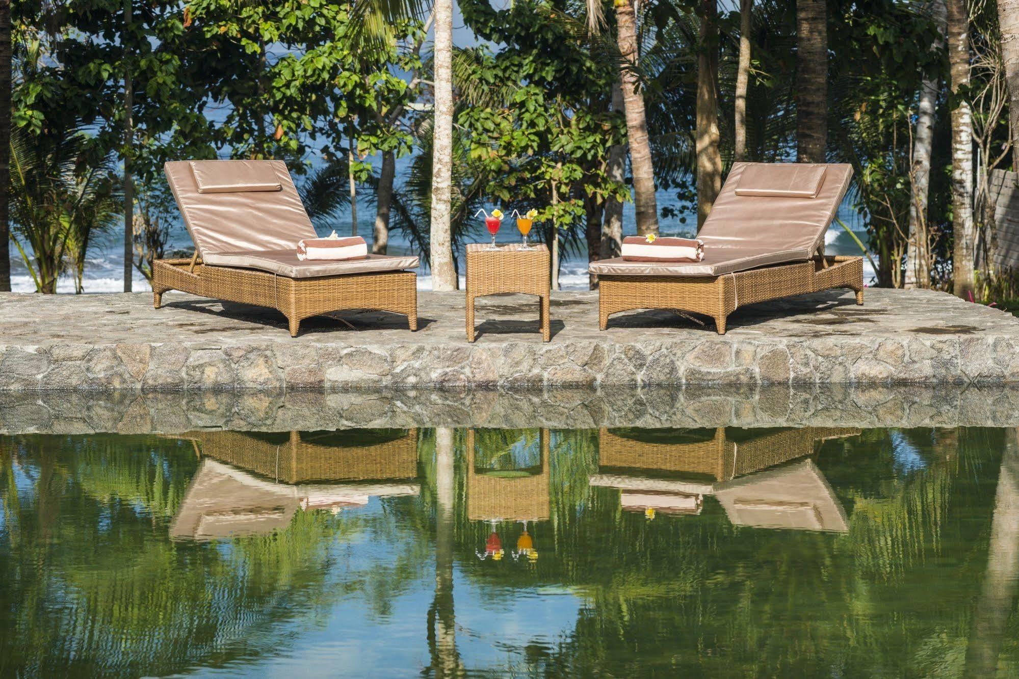 Villa Melaya Estate By Lifestyleretreats à Penginuman Extérieur photo