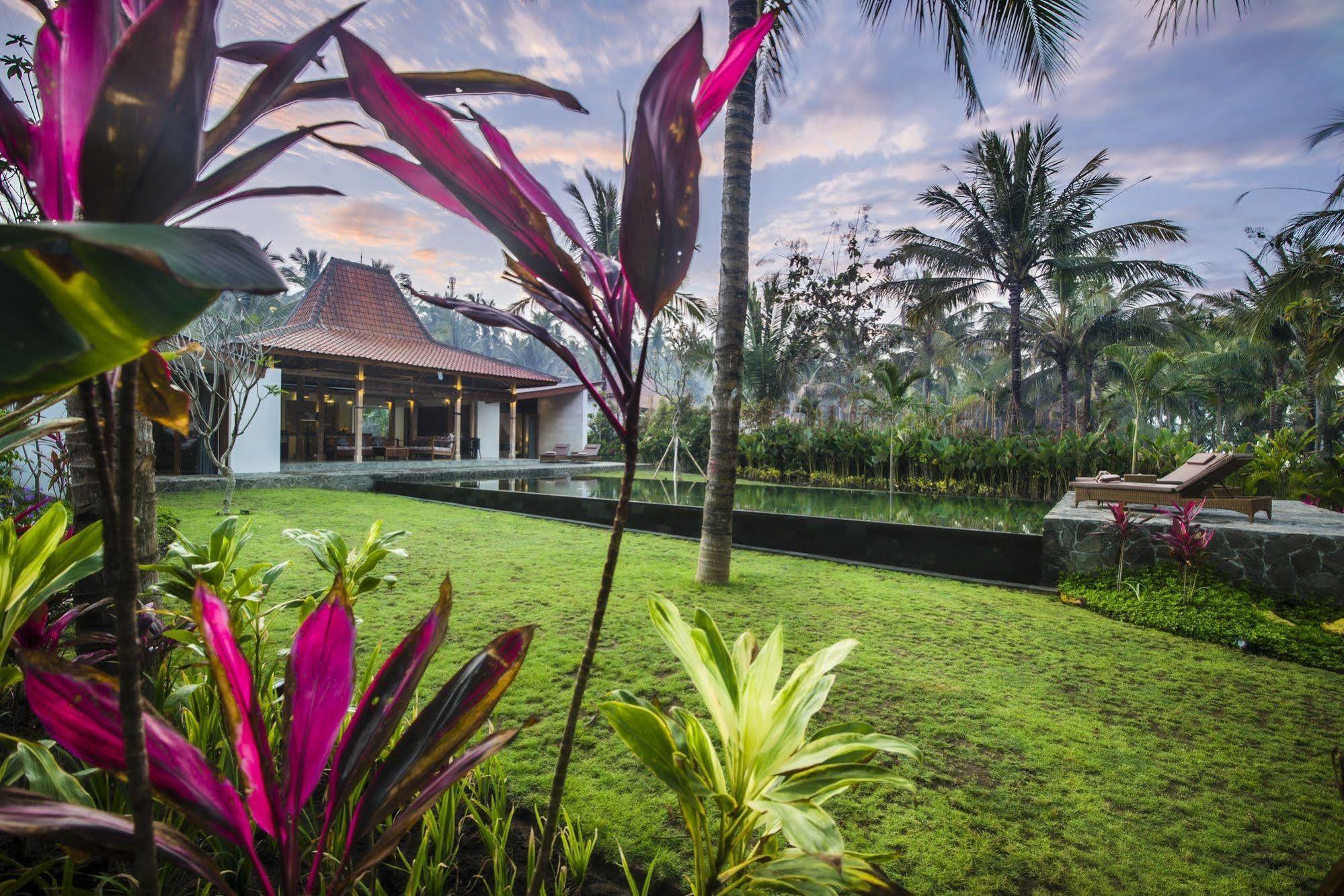Villa Melaya Estate By Lifestyleretreats à Penginuman Extérieur photo